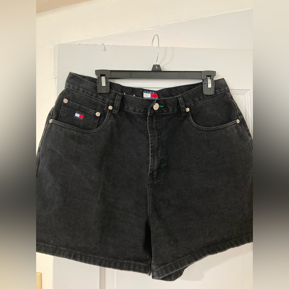 Tommy Hilfiger Black Jean Shorts Classic High-Waisted Design - Picture 2 of 11